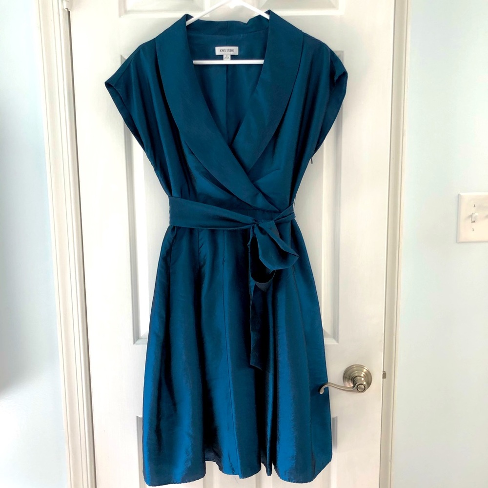 Women’s size 6, deep teal formal dress